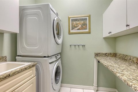 House in Bradenton, Florida 4 bedrooms, 206.8 sq.m. № 1813519 - photo 24