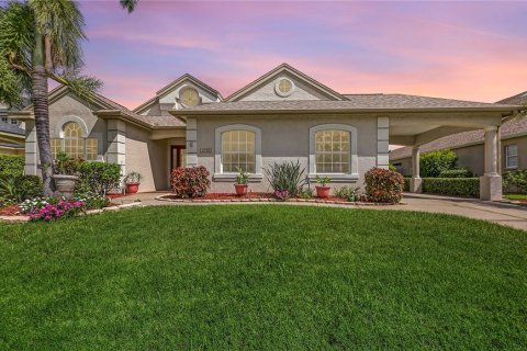 House in Bradenton, Florida 4 bedrooms, 206.8 sq.m. № 1813519 - photo 2