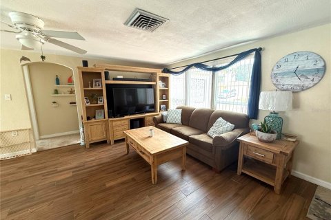 Casa en venta en Port Richey, Florida, 3 dormitorios, 150.69 m2 № 1912553 - foto 9