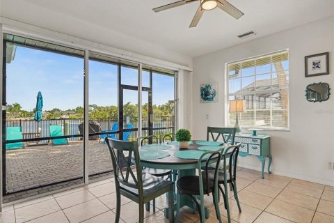 House in Port Charlotte, Florida 4 bedrooms, 333.52 sq.m. № 2430609 - photo 11