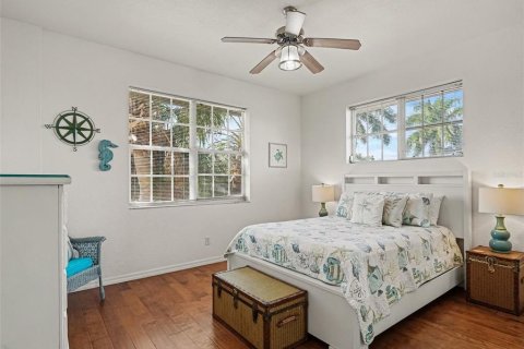House in Port Charlotte, Florida 4 bedrooms, 333.52 sq.m. № 2430609 - photo 20