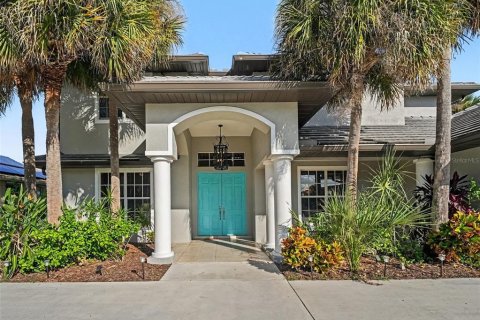 Villa ou maison à Port Charlotte, Floride 4 chambres, 333.52 m2 № 2430609