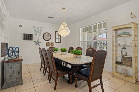 House in Port Charlotte, Florida 4 bedrooms, 333.52 sq.m. № 2430609 - photo 6
