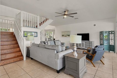 House in Port Charlotte, Florida 4 bedrooms, 333.52 sq.m. № 2430609 - photo 3