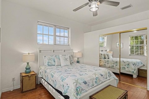 House in Port Charlotte, Florida 4 bedrooms, 333.52 sq.m. № 2430609 - photo 21
