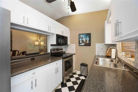 Condo in Bradenton, Florida, 2 bedrooms № 2098627 - photo 15