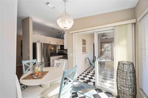 Condo in Bradenton, Florida, 2 bedrooms № 2098627 - photo 11
