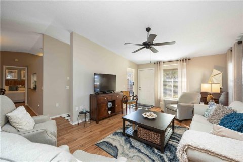 Condo in Bradenton, Florida, 2 bedrooms № 2098627 - photo 8