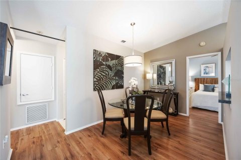 Condo in Bradenton, Florida, 2 bedrooms № 2098627 - photo 21