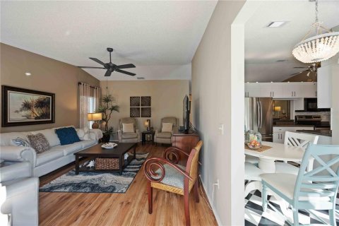 Condo in Bradenton, Florida, 2 bedrooms № 2098627 - photo 5
