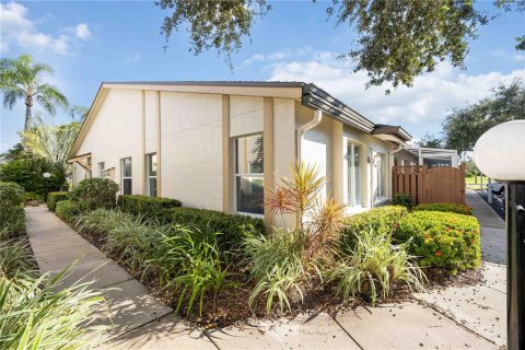 Condo in Bradenton, Florida, 2 bedrooms № 2098627 - photo 3