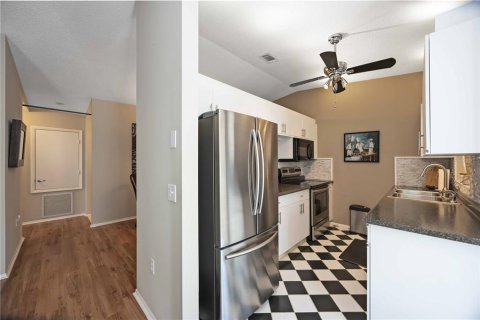 Condo in Bradenton, Florida, 2 bedrooms № 2098627 - photo 16