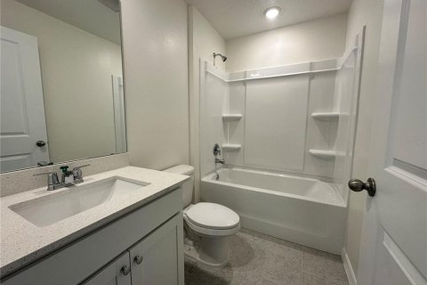 House in Dundee, Florida 4 bedrooms, 167.41 sq.m. № 2139479 - photo 5