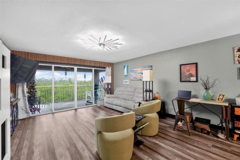 Condominio en venta en Englewood, Florida, 2 dormitorios, 126.35 m2 № 2222761 - foto 3