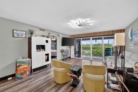Condominio en venta en Englewood, Florida, 2 dormitorios, 126.35 m2 № 2222761 - foto 6