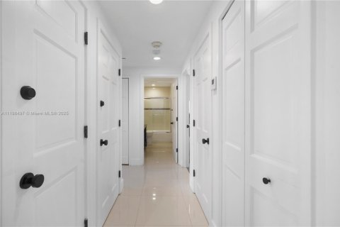 Снять в аренду кондоминиум в Фишер-Айленд, Флорида 3 спальни, 170.75м2, № 2034455 - фото 15