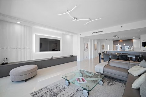 Снять в аренду кондоминиум в Фишер-Айленд, Флорида 3 спальни, 170.75м2, № 2034455 - фото 13