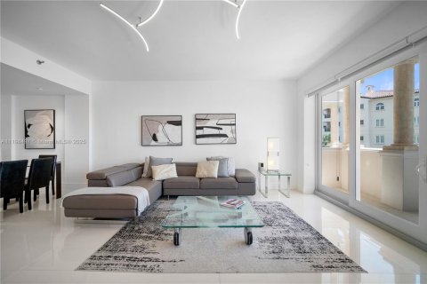 Снять в аренду кондоминиум в Фишер-Айленд, Флорида 3 спальни, 170.75м2, № 2034455 - фото 10