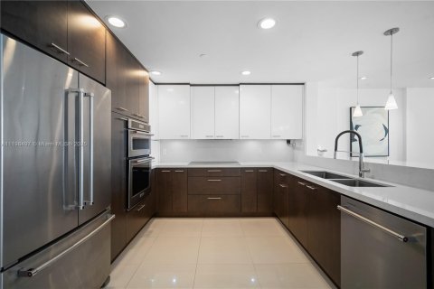 Снять в аренду кондоминиум в Фишер-Айленд, Флорида 3 спальни, 170.75м2, № 2034455 - фото 6