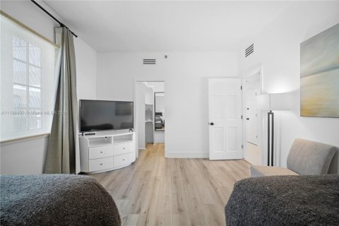 Снять в аренду кондоминиум в Фишер-Айленд, Флорида 3 спальни, 170.75м2, № 2034455 - фото 17