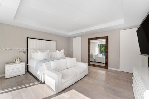 House in Key Biscayne, Florida 6 bedrooms, 375.6 sq.m. № 2045007 - photo 28