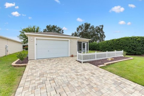 Villa ou maison à The Villages, Floride 2 chambres, 107.4 m2 № 2402971
