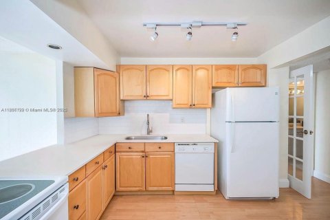 Copropriété à louer à Hallandale Beach, Floride: 2 chambres, 85.84 m2 № 1938848 - photo 5