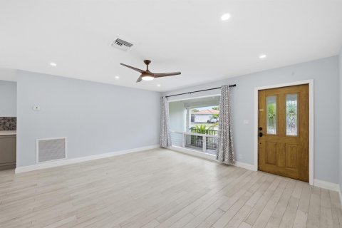 House in Fort Lauderdale, Florida 3 bedrooms, 116.13 sq.m. № 2246321 - photo 9