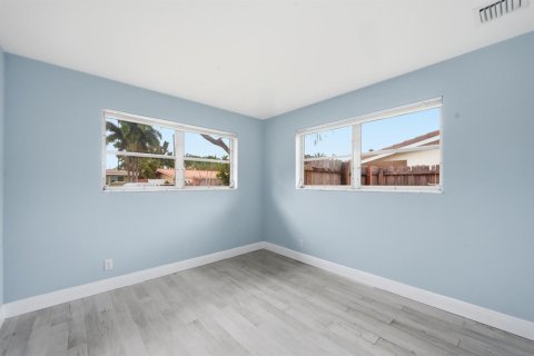 House in Fort Lauderdale, Florida 3 bedrooms, 116.13 sq.m. № 2246321 - photo 18