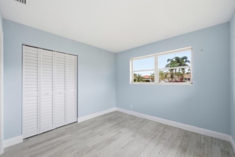 House in Fort Lauderdale, Florida 3 bedrooms, 116.13 sq.m. № 2246321 - photo 19