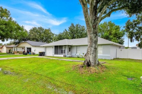 House in Winter Haven, Florida 3 bedrooms, 88.26 sq.m. № 1907883 - photo 2