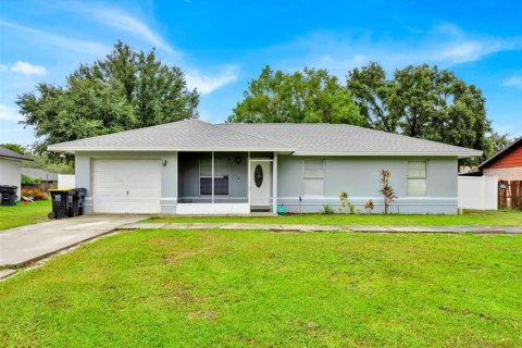 House in Winter Haven, Florida 3 bedrooms, 88.26 sq.m. № 1907883 - photo 1
