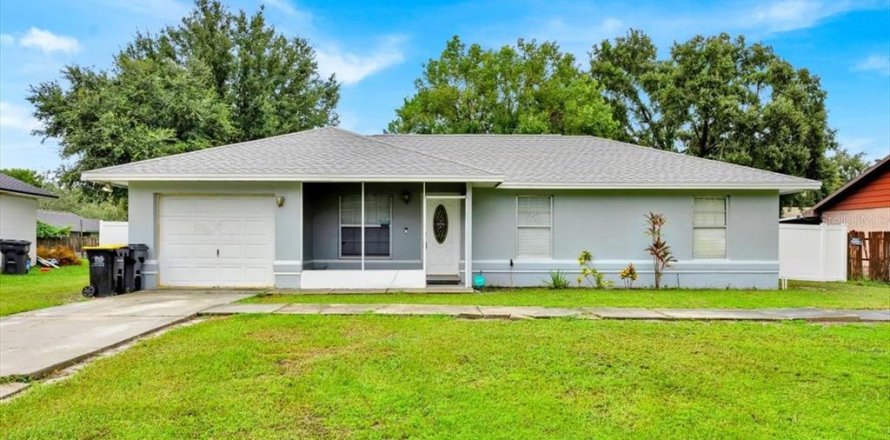 House in Winter Haven, Florida 3 bedrooms, 88.26 sq.m. № 1907883