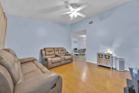 House in Winter Haven, Florida 3 bedrooms, 88.26 sq.m. № 1907883 - photo 4
