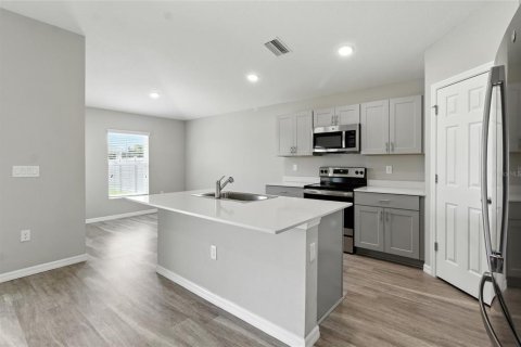 Casa en venta en Lakeland, Florida, 3 dormitorios, 126.16 m2 № 1903124 - foto 2