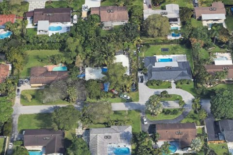 Casa en venta en Miami, Florida, 3 dormitorios, 185.53 m2 № 1983659 - foto 2