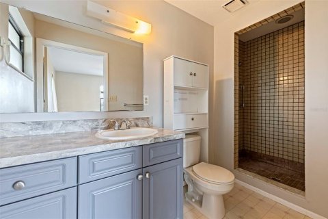 House in Palm Harbor, Florida 3 bedrooms, 153.85 sq.m. № 2107219 - photo 24