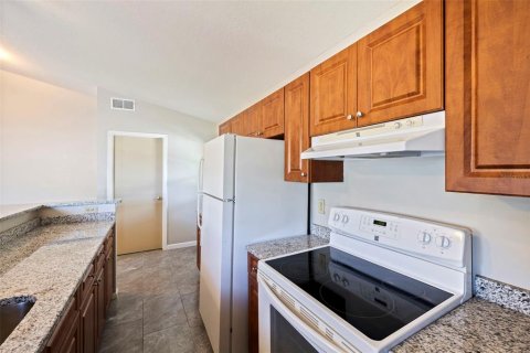 House in Palm Harbor, Florida 3 bedrooms, 153.85 sq.m. № 2107219 - photo 9