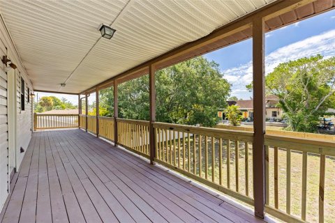 House in Palm Harbor, Florida 3 bedrooms, 153.85 sq.m. № 2107219 - photo 14
