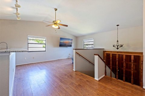 House in Palm Harbor, Florida 3 bedrooms, 153.85 sq.m. № 2107219 - photo 10