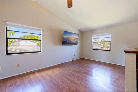 House in Palm Harbor, Florida 3 bedrooms, 153.85 sq.m. № 2107219 - photo 11