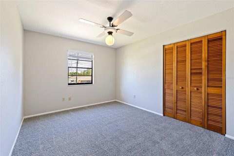 House in Palm Harbor, Florida 3 bedrooms, 153.85 sq.m. № 2107219 - photo 16