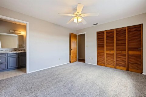 House in Palm Harbor, Florida 3 bedrooms, 153.85 sq.m. № 2107219 - photo 23