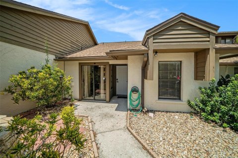 House in Safety Harbor, Florida 2 bedrooms, 95.69 sq.m. № 2208695