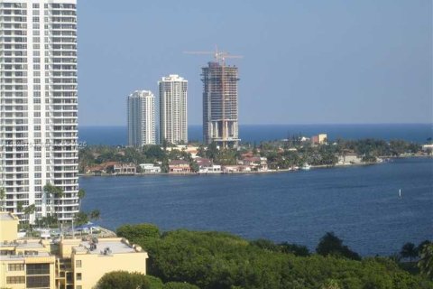 Condo in Aventura, Florida, 2 bedrooms № 2255061