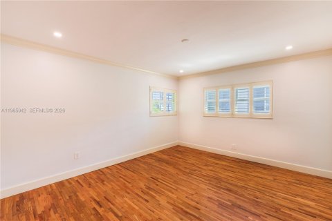 Apartamento en alquiler en Coral Gables, Florida, 3 dormitorios, 322.19 m2 № 2027531 - foto 19