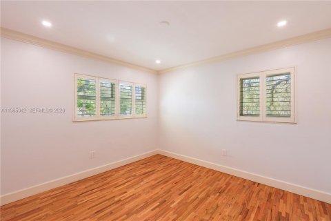 Apartamento en alquiler en Coral Gables, Florida, 3 dormitorios, 322.19 m2 № 2027531 - foto 16