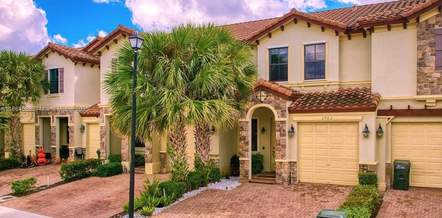 Villa ou maison à Coconut Creek, Floride 3 chambres, 136.19 m2 № 1892652