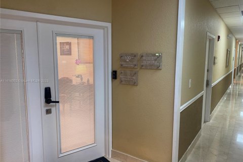 Oficina en alquiler en Miami Lakes, Florida № 591380 - foto 1