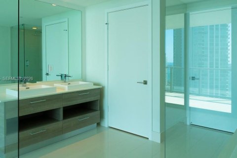 Condo in Miami, Florida, 2 bedrooms  № 2026362 - photo 9
